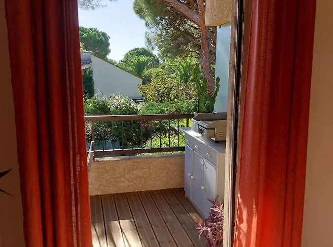 La Terrasse Des Golfs, Duplex Climatise, 2 Sdb, Garage, Calme Et Verdure 아파트 Saint-Raphaël